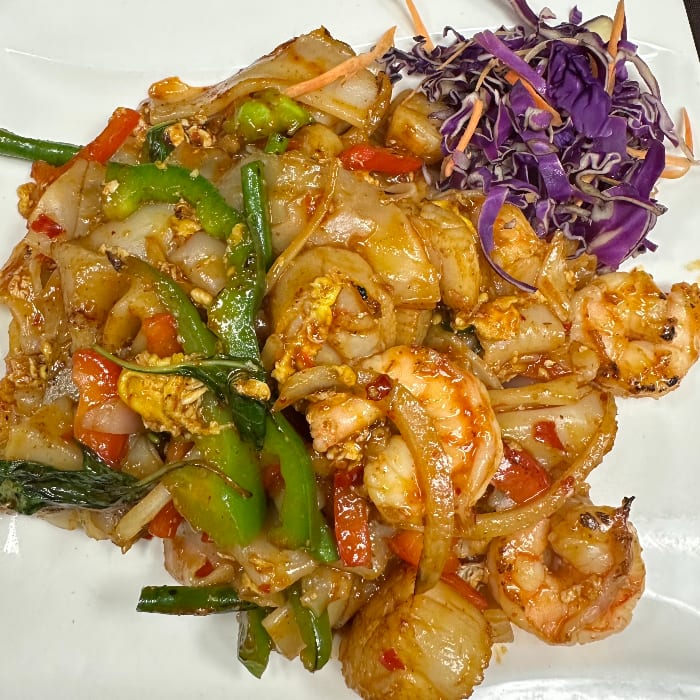 Kee Mao (Drunken Noodles).