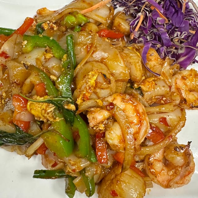 Kee Mao (Drunken Noodles).